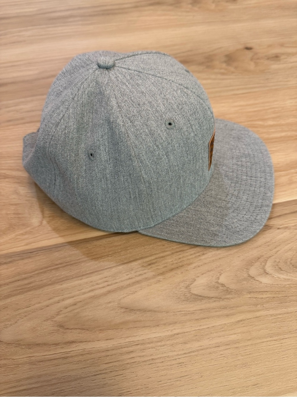 Vans Gray Snapback Hat Checkerboard Logo Flat Brim Cap Mens Like New - Picture 2 of 4